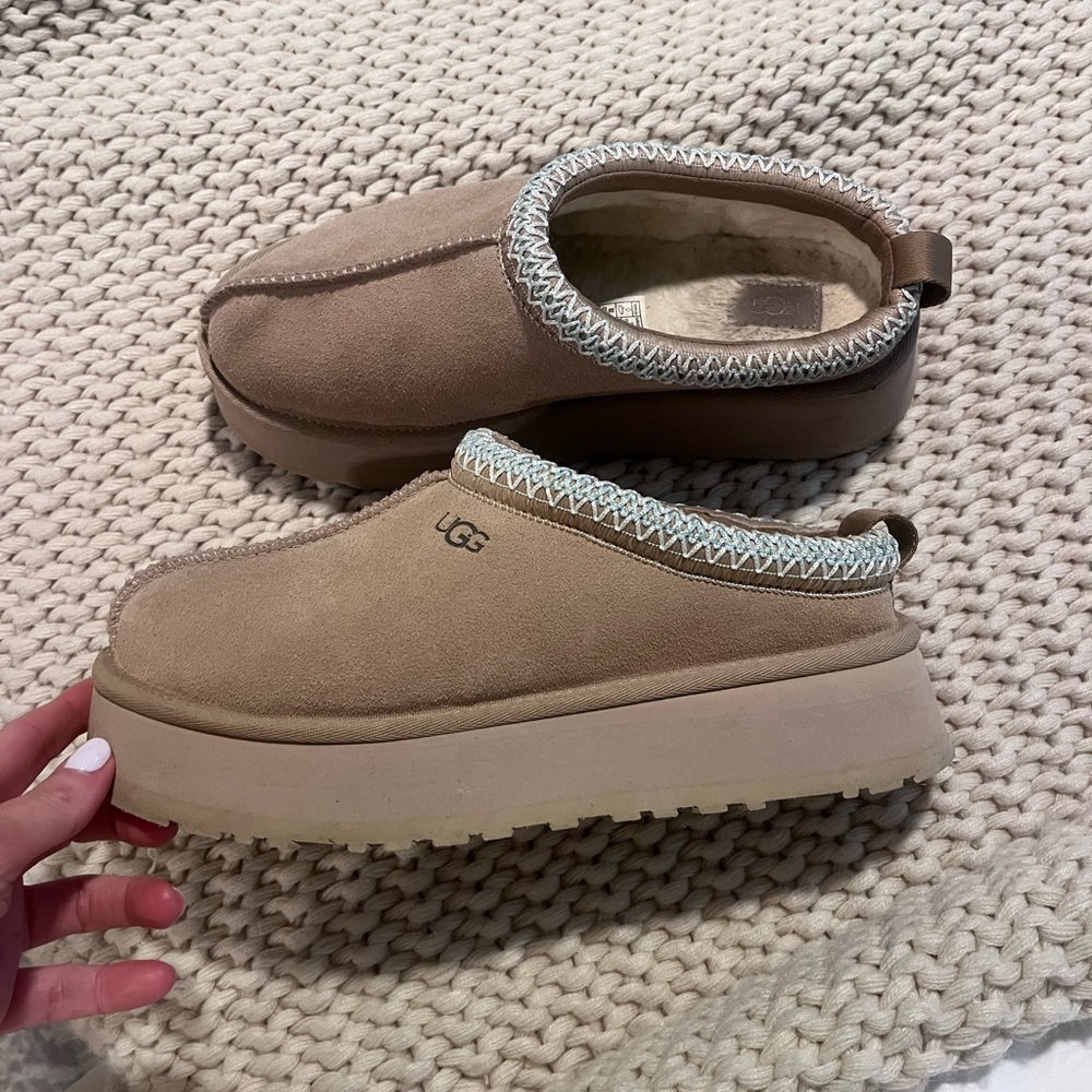 UGG Women's Tan Suede Platform Slippers